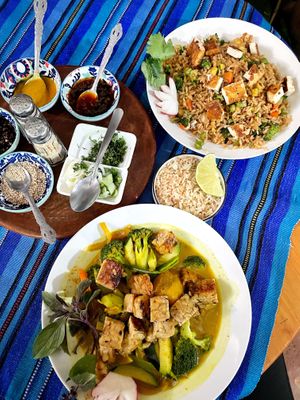 Delicious nasi goreng, and Malaysian curry which didn’t quite hit the creamy coconut flavours I was craving, but the extra condiments made up for it  at Las Chinitas in Panajachel