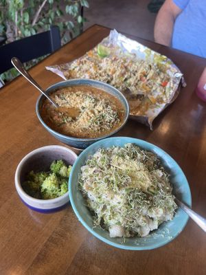 Alfredo, con broccoli,  a side of steamed broccoli, curry chili-Mac and supreme nachos   at Hartwood in Tulum