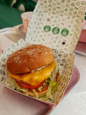 Cheese burger at Neat - Victoria in South West London