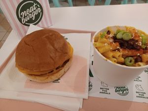 Cheeze burger and mac n cheeze at Neat - Victoria in South West London