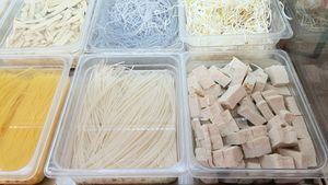 noodles and frozen tofu at Sonogong Maratang - 손오공 마라탕 - Guro in Seoul
