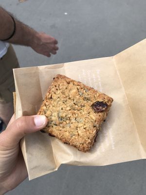 Vegan Cranberry oat cake (very nice texture and taste!). Around 3€  at Campus Suite - Kaisersuite in Hamburg