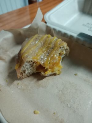 Relleno donut de mermelada at Areca Bakery in Barcelona