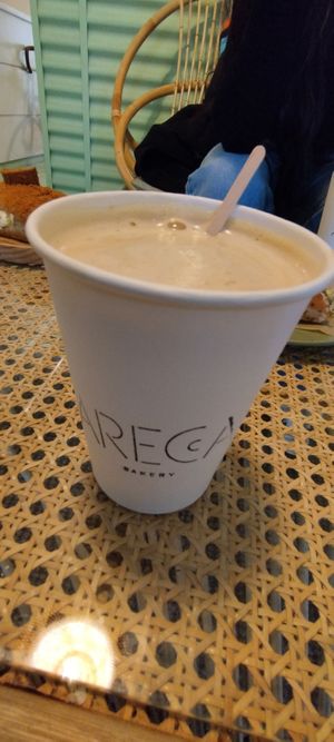 Café grande 2'80€ at Areca Bakery in Barcelona