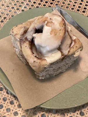 Vegan cinnamon roll; so fresh!  at Areca Bakery in Barcelona