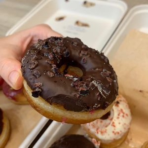 Donut chocolate negro (2,55€) at Areca Bakery in Barcelona