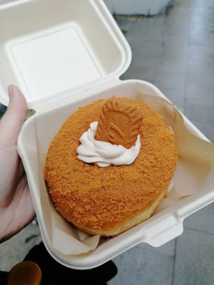 Biscoff cream at Areca Bakery in Barcelona