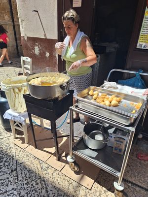 Popizze at Maria delle Sgagliozze in Bari