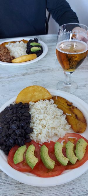 Platos veganos :) at Q'Arepas in Tenerife