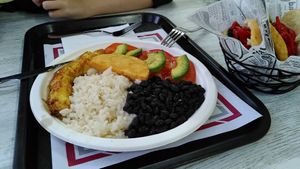 Plato variado vegano at Q'Arepas in Tenerife
