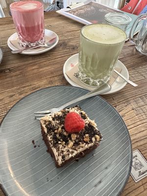 Macha Latte, Pink Latte  at Sweet & Hygge in Hannover