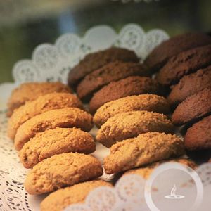 Vegan Whole Wheat Peanut Butter Cookies & Chocolate Cocoa~Nib Cookies at Mi Vida Cafe in Miami