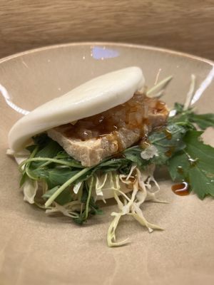 Gua Bao con tofu fritto, vegano  at Sentaku Ramen Bar in Bologna
