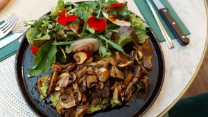  at La Bohéme in Venda Do Pinheiro