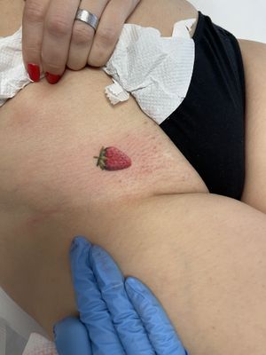 Micro fragola  at Ludipeatattoo in San Pietro In Casale
