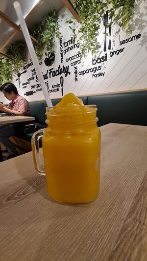 Mango smoothie at Salad Factory in Bangkok