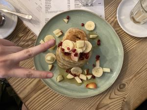 pancake stack 2.0 (featuring my love‘s hand)  at Kurt Der Kaffeeröster in Bonn