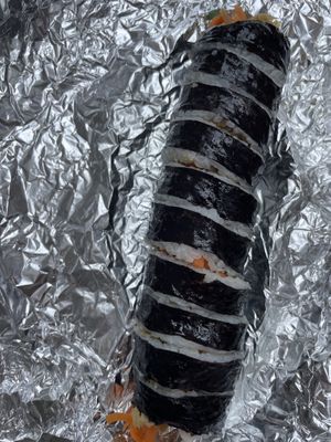 Vegan Gimbap 4.000  at Bomulseom Kimbap - 보물섬김밥 in Seoul