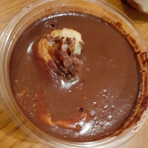 Profiterol at Little Bear in Pireas