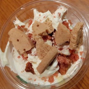 Lemon pie at Little Bear in Pireas