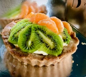 Fruit tart at Little Bear in Pireas