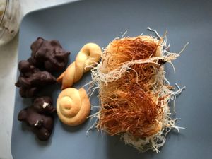 Βραχάκια, cookies annnnd  at Little Bear in Pireas