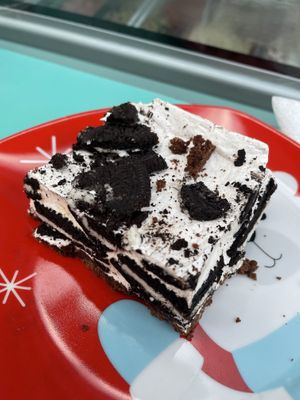 Oreo cake   at Little Bear in Pireas