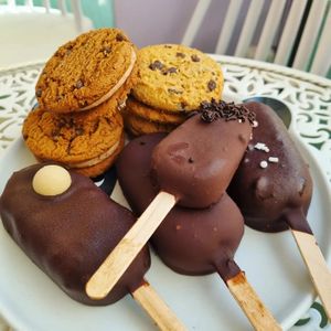  at Little Bear in Pireas