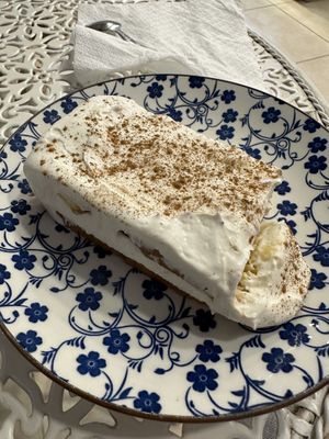   at Little Bear in Pireas