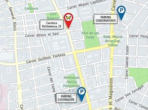 Where can you find parking? at Cafe Macondo in Mallorca