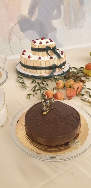 Charlotte nuziale e Sacher at Dolci Tentazioni in Deruta