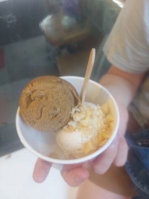 Almond espresso & macadamia at ThaiVetro in Bangkok