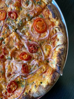 Vegan pizza - great choice of toppings  at Tom's Pizza in Seoul