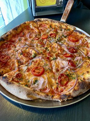 Vegan pizza  at Tom's Pizza in Seoul