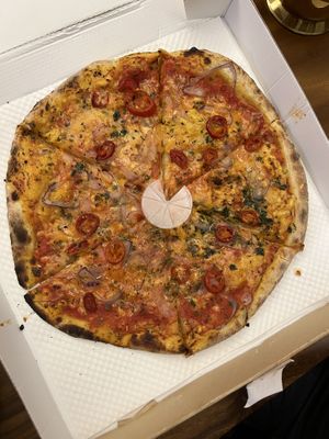   at Tom's Pizza in Seoul