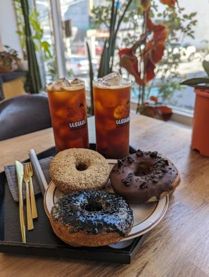 Cinnamon/ black sesame n oreo at Usual Coffee in Jeju