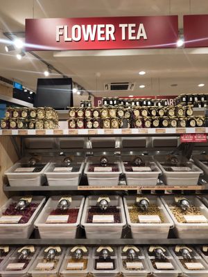 Flower tea at Scoop Wholefoods - Waterway Point in Northeast Singapore