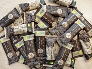 Vegan chocolates. Photo by: Zrno do zrna, trgovina z ekološkimi izdelki on Facebook at Zrno do Zrna in Ljubljana