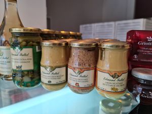 Mustards at Le Gourmand in Newtown