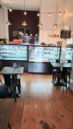interior - view towards the counter at Le Gourmand in Newtown