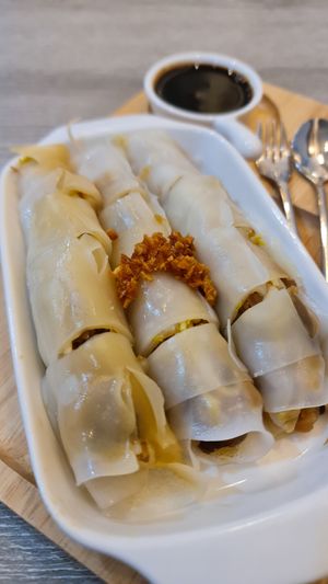 Fresh rolls at Khun Churn in White in Bangkok