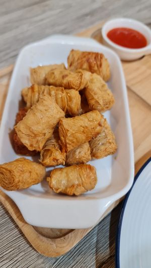 Deep fried tofu with spicy dip at Khun Churn in White in Bangkok