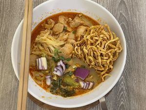 Khao soi, 98 bahtt  at Khun Churn in White in Bangkok