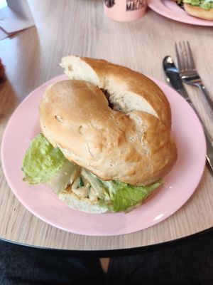 Bagel at Emilie and the Cool Kids in Reims