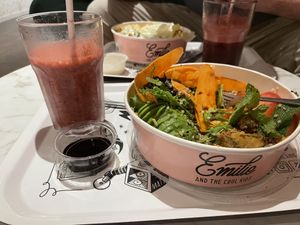 Berry smoothie and veggie saladd  at Emilie and the Cool Kids in Cannes