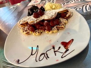 grandma's waffle / mod w/ pistachio at Wonder Waffel - Hohenstaufenring in Cologne