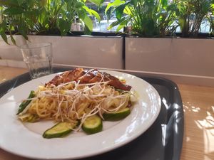 Chow-mien with seitan at Loving Hut - OC Nový Smíchov in Prague