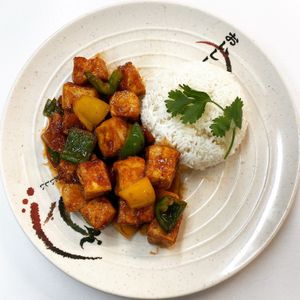 Tofu et poivron sautés à la sauce général tao / Tàu hủ ram at Mangala in Montreal