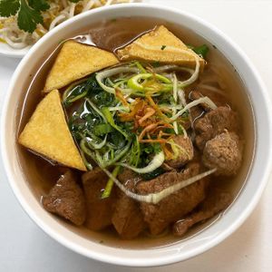 Soupe vermicelle à la citronnelle épicée / Bún Từ Đàm
 at Mangala in Montreal
