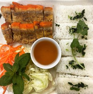 Vermicelles de riz et végé-porc BBQ / Bánh hỏi ngộ năng
 at Mangala in Montreal